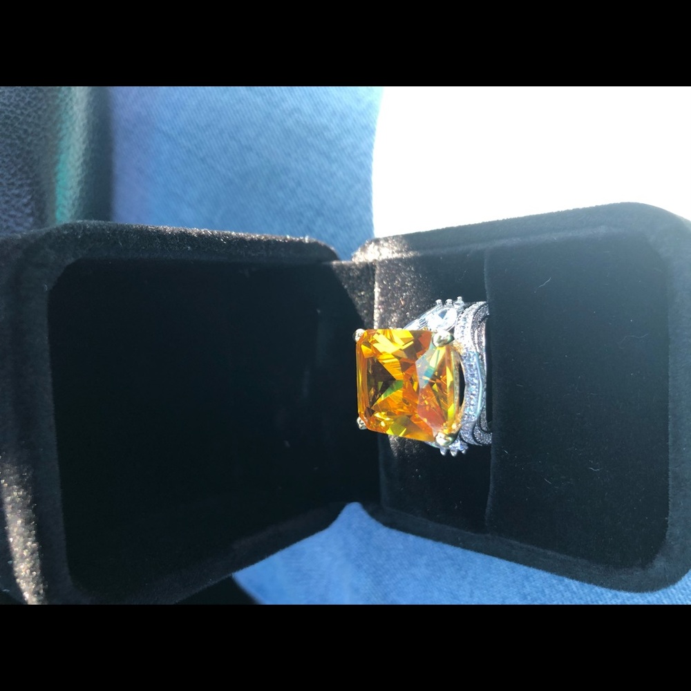 Costume ring